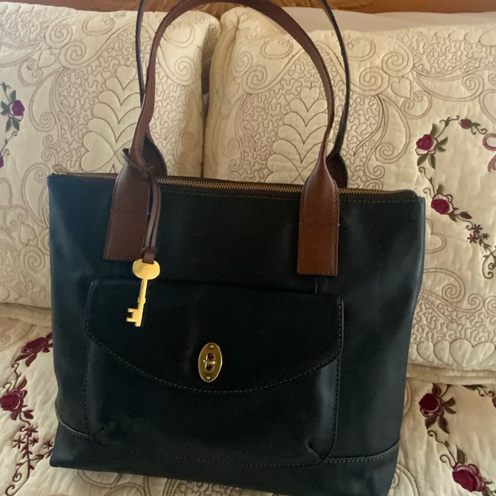 Fossil Vintage Classics Black Brown Leather Shopper Key Hardware Tote Bag